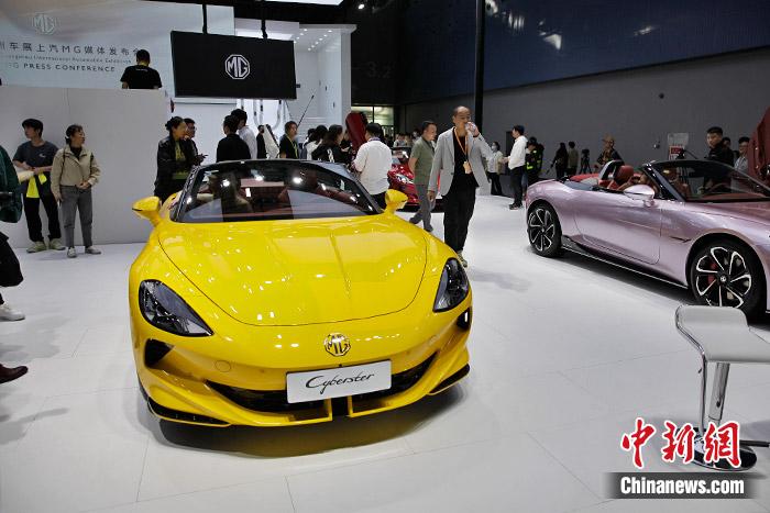 中國(guó)品牌新能源跑車。中新財(cái)經(jīng)記者 葛成 攝