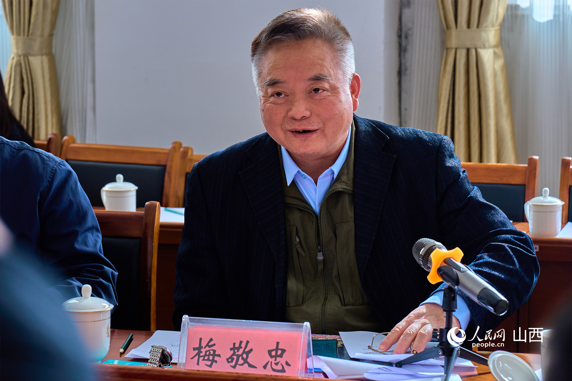 中央黨校（國家行政學(xué)院）文史教研部原副主任、教授梅敬忠。人民網(wǎng) 張超寧攝