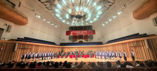 重慶大學(xué)城樹人小學(xué)校管樂團(tuán)參加比賽。