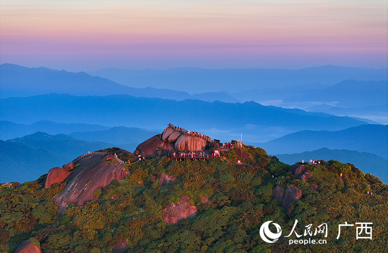 貓兒山日出。人民網(wǎng) 雷琦竣攝